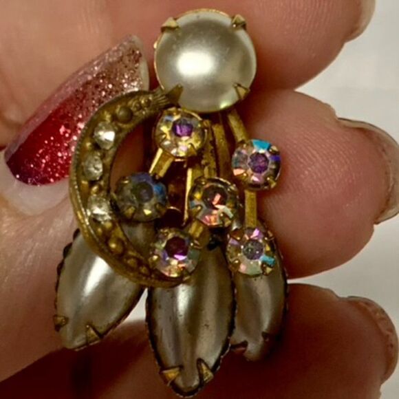 Vintage 1950s Clip Earring Gold & Aurora Borealis Crystal Bead Faux Pearl (J211) - Picture 10 of 13